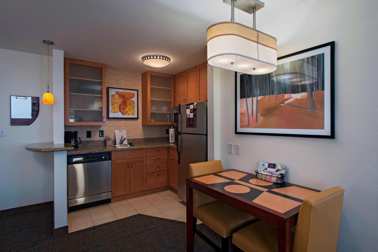 Residence Inn Bryan Колледж-Стейшн Экстерьер фото